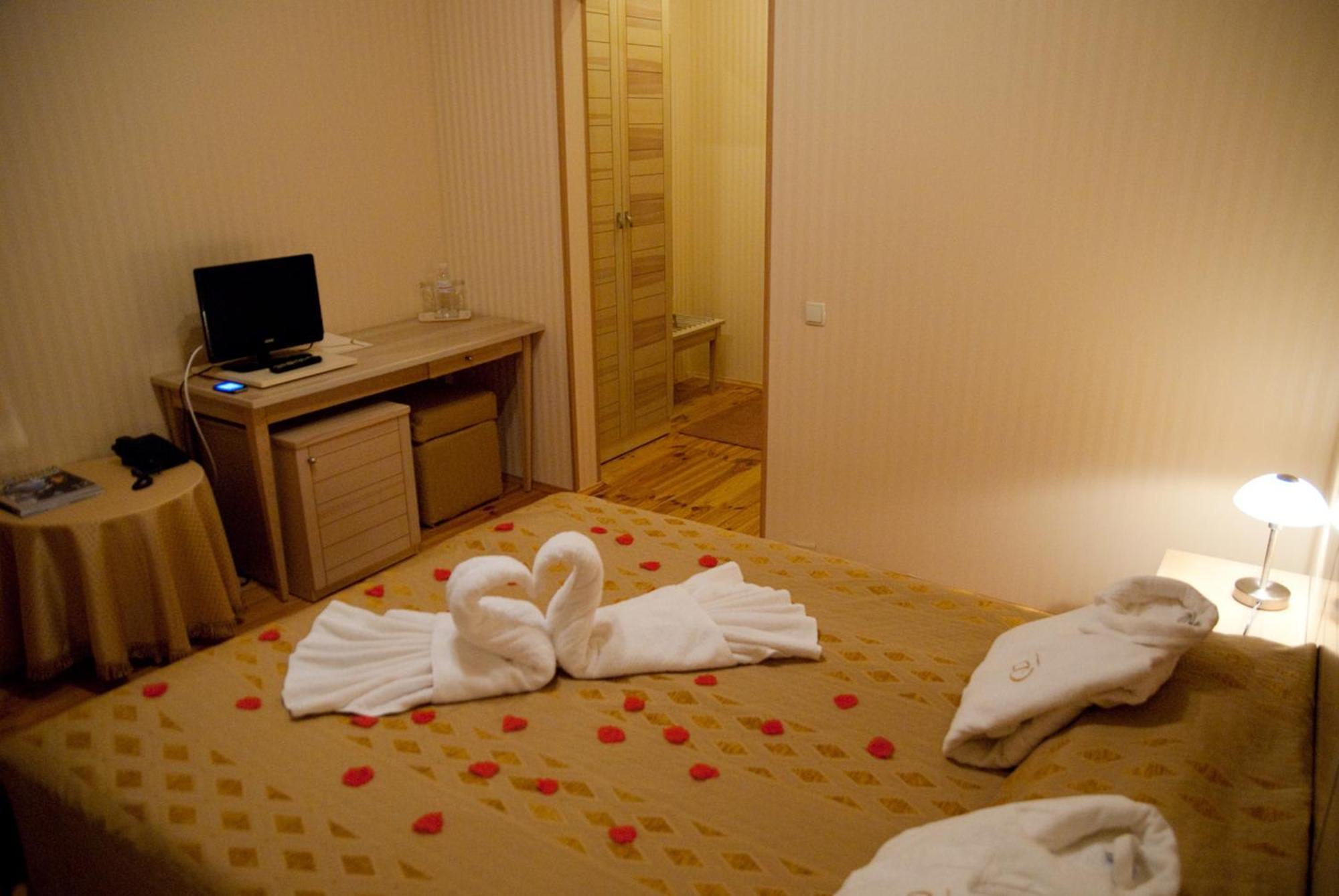 Seasons Spa Boutique Hotel Kozyn Esterno foto