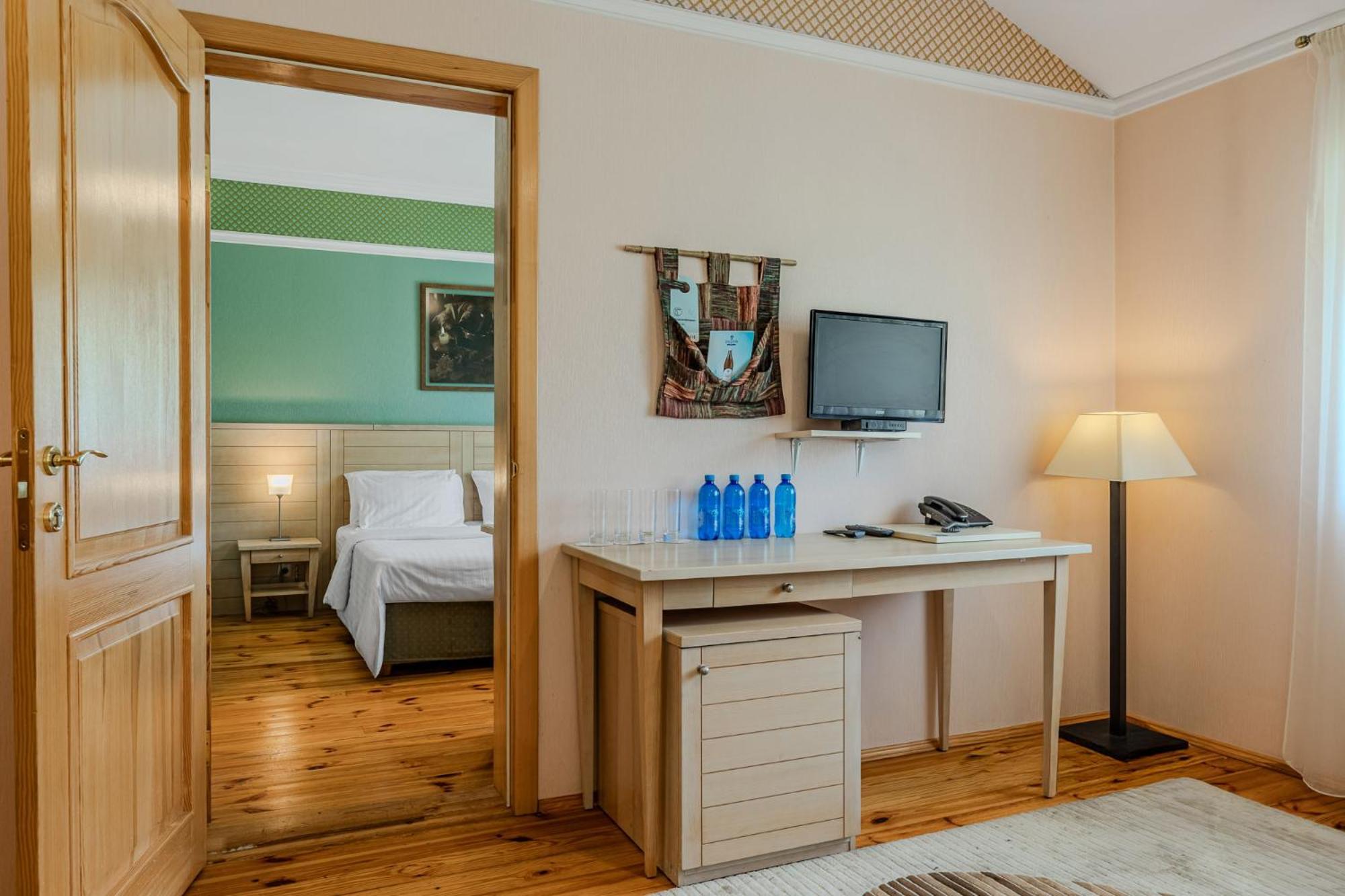 Seasons Spa Boutique Hotel Kozyn Esterno foto